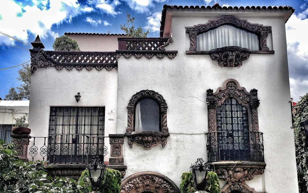 Photo of a colonial house in Mexico City